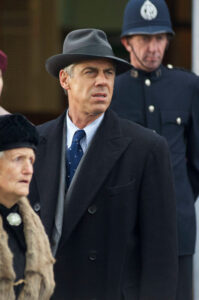 peter mochrie actor